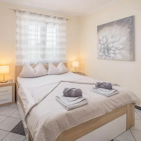 3 & 4 Bedrooms Simona Poreč