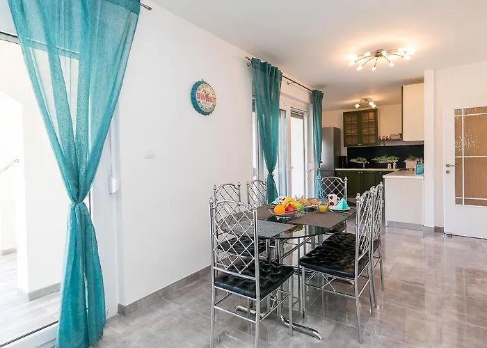 3 & 4 Bedrooms Simona Apartman Poreč