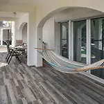 3 & 4 Bedrooms Simona Апартаменти *