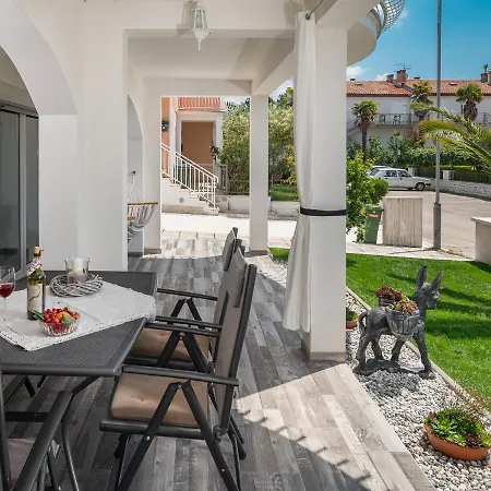 3&4 Bedrooms Simona Appartement *