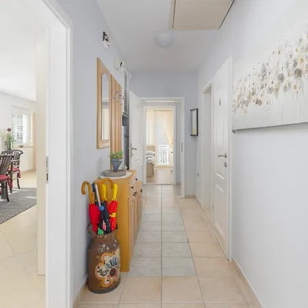 3 & 4 Bedrooms Simona * Πόρετς