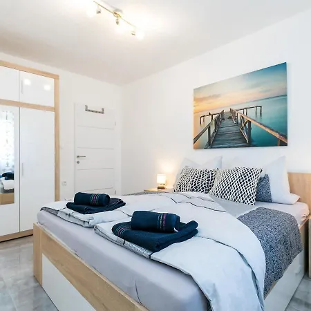 Apartament 3 & 4 Bedrooms Simona Poreč