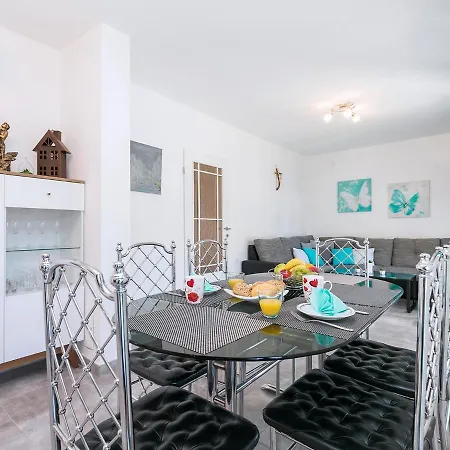 Διαμέρισμα 3 & 4 Bedrooms Simona