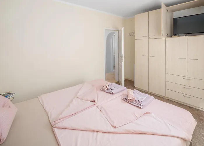 3&4 Bedrooms Simona *