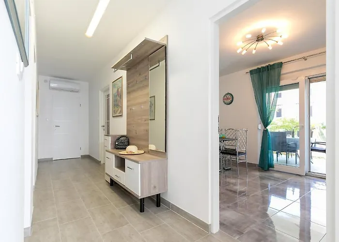 Apartament 3 & 4 Bedrooms Simona Poreč