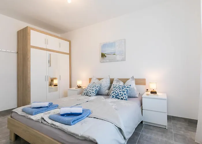 3 & 4 Bedrooms Simona Apartament *