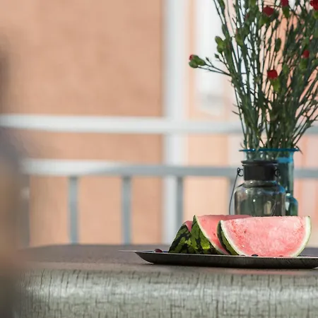 3 & 4 Bedrooms Simona 公寓