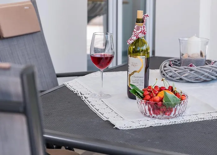 3 & 4 Bedrooms Simona Пореч