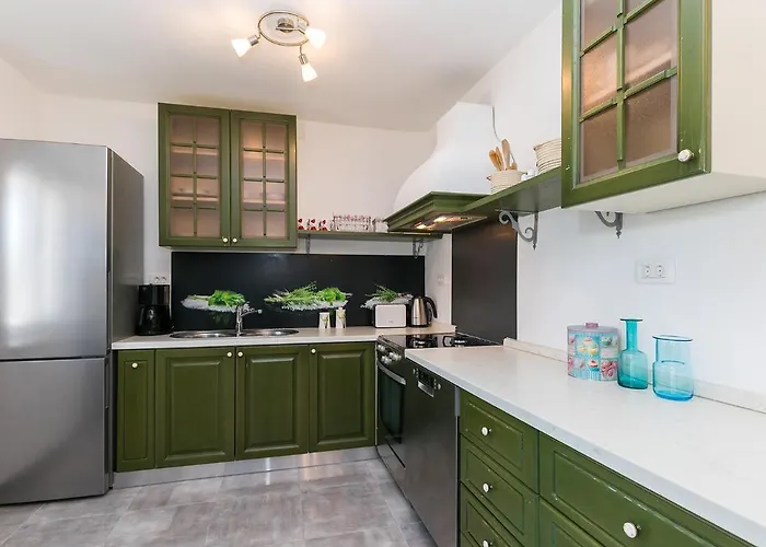 Апартаменты 3 & 4 Bedrooms Simona *